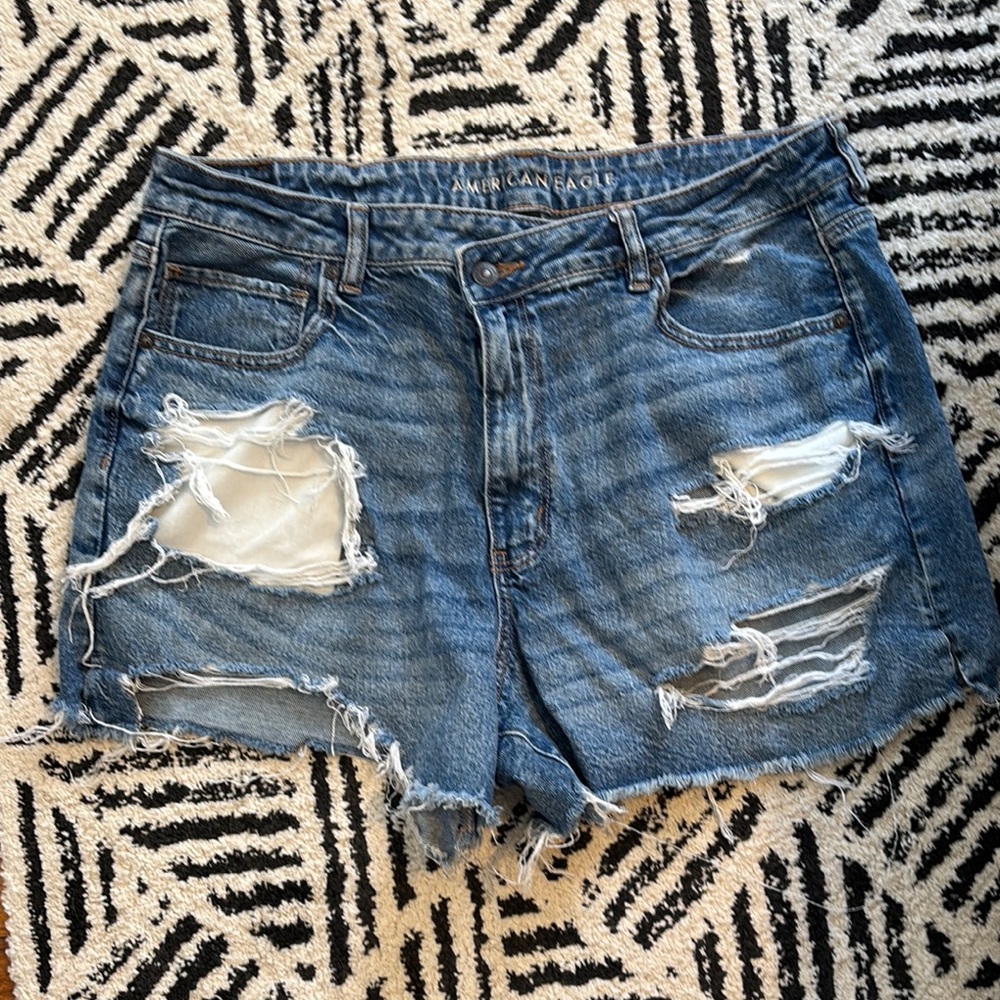 American Eagle Outfitters Women's Mom Shorts